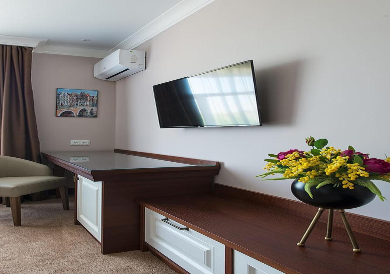 Boutique Hotel Kaspi Temirtau Buitenkant foto