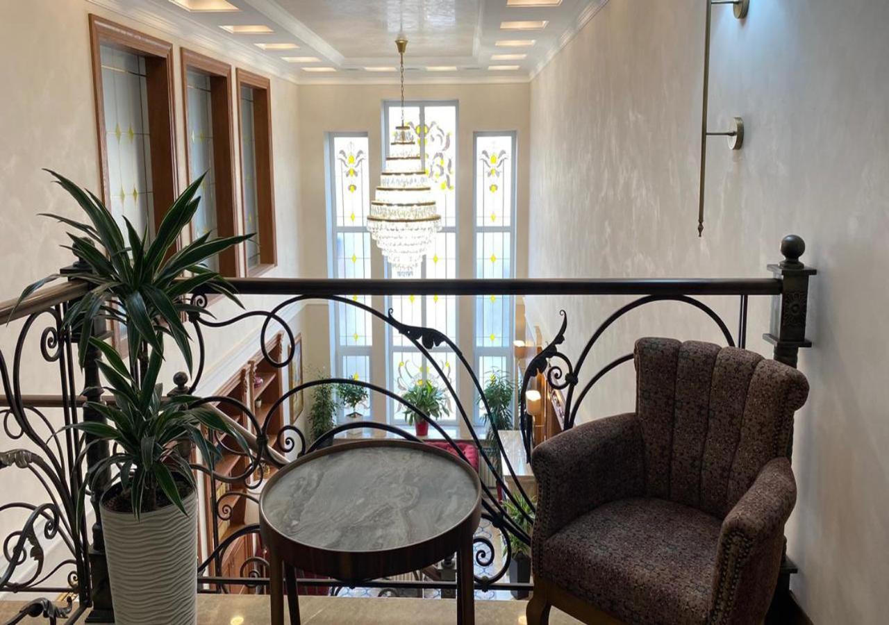 Boutique Hotel Kaspi Temirtau Buitenkant foto