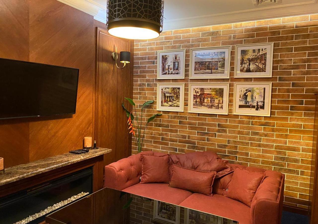 Boutique Hotel Kaspi Temirtau Buitenkant foto